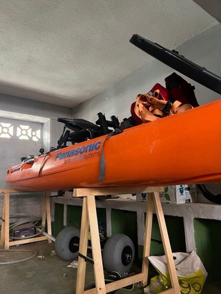 Kayak de pesca naranja