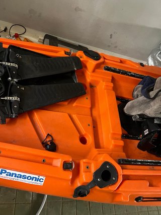 Kayak de pesca naranja