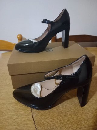 Tacones Gloria Ortez color negro Talla 37