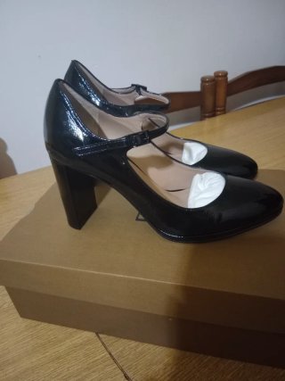 Tacones Gloria Ortez color negro Talla 37