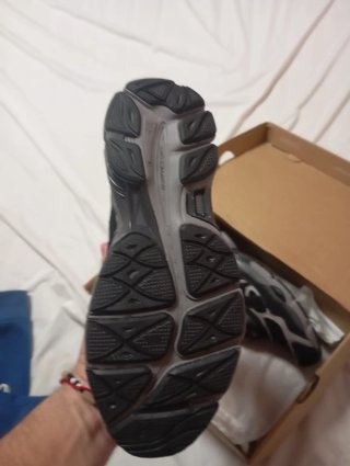 Zapatillas Asics Negras y Grises
