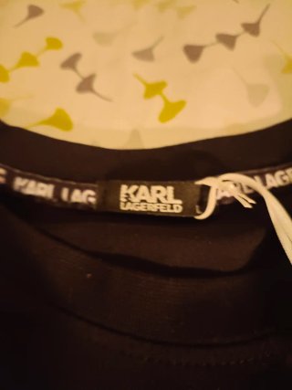 Camiseta Karl Lagerfeld Negra Bordada
