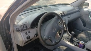 Mercedes-Benz 220 2001