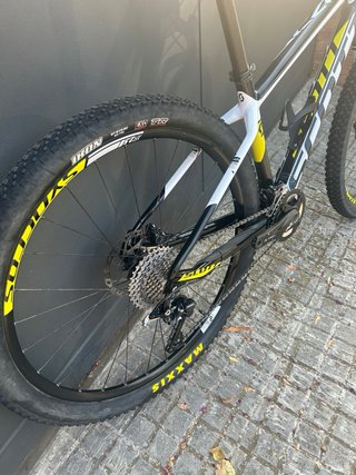 Scott Scale 720 Carbono - Horquilla Fox - Talla S
