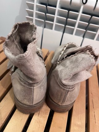 Botines dorados/plateados con tachuelas