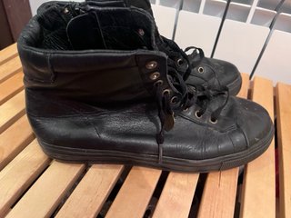 Botines dorados/plateados con tachuelas