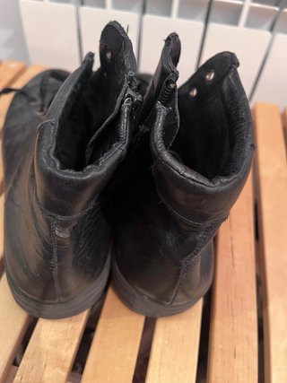 Botines dorados/plateados con tachuelas