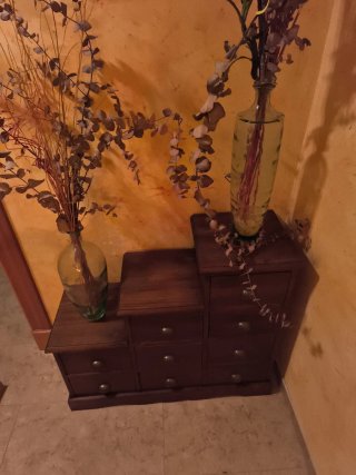 Mueble de madera con cajones