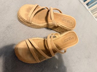 Sandalias cuña esparto nude ALTA MODA