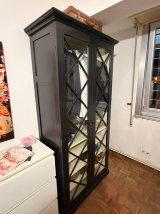 Armario puertas cristal negro