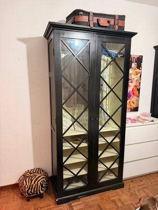 Armario puertas cristal negro
