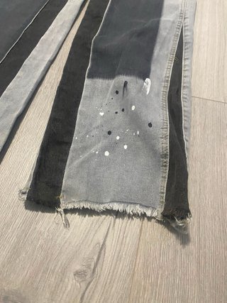 Pantalones vaqueros corte flared grises