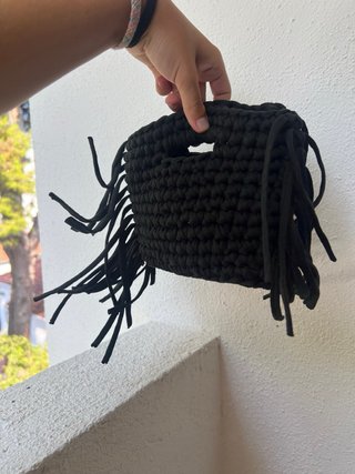Bolso Crochet Negro con Flecos Hecho a Mano
