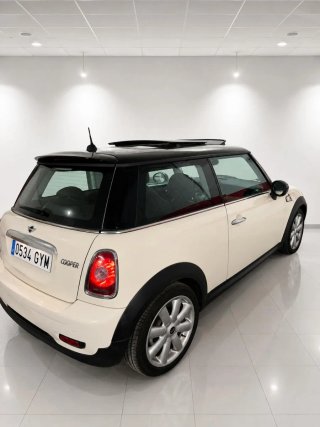 MINI Cooper 2010
