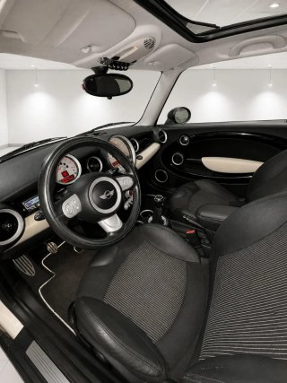 MINI Cooper 2010
