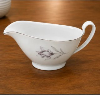 Salsera de porcelana Bidasoa años 60 con borde oro