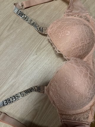Victoria's Secret sujetador rosa con pedrería 36C