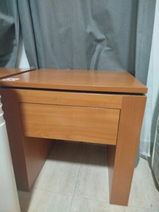 Cabecero de cama, mesitas de noche, mueble, espejo