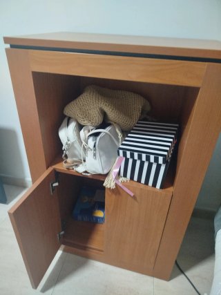 Cabecero de cama, mesitas de noche, mueble, espejo