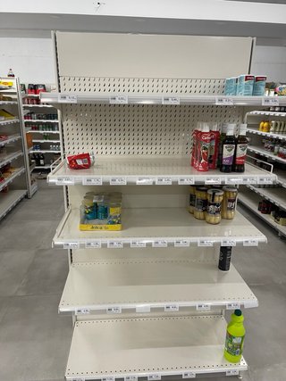 Cámara frigorífica,estanterías,congelador