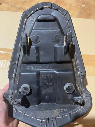 Asiento pasajero Aprilia RS 125 (2007)