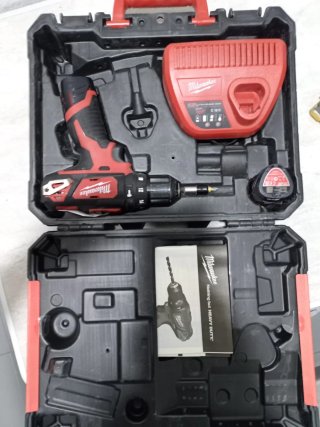 Taladro Milwaukee M12 BPD 12V
