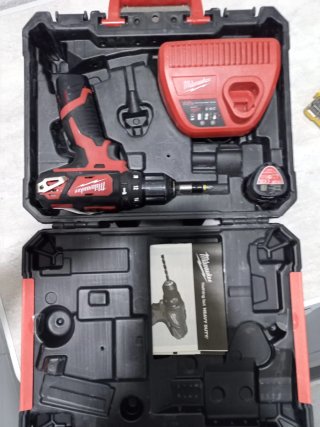 Taladro Milwaukee M12 BPD 12V