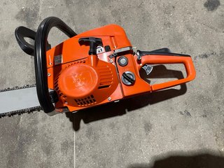 Motosierra KRAFTWORLD 52CC 2.6kW 45cm
