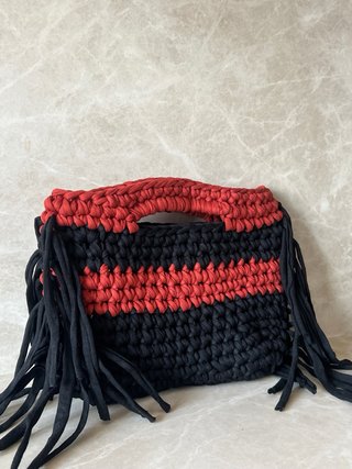 Bolso Crochet Hecho a Mano Negro y Rojo