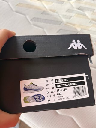 Zapatillas Kappa Blancas y Azules