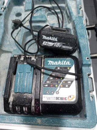 Batería y Cargador Makita 18V DC18RC