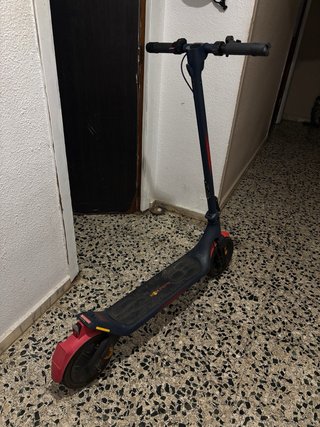 Patinete Eléctrico Red Bull Racing 25 km/h