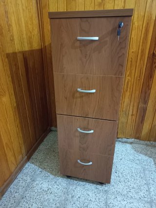 Archivador de madera con 4 cajones