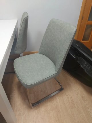 Mesa extensible Ikea con sillas