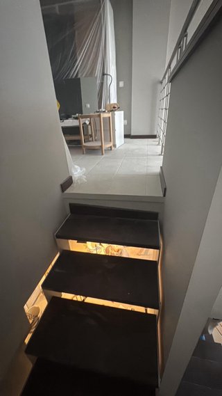 Escalera moderna acero inoxidable