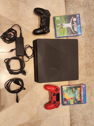 PS4 Slim Negra + 2 Mandos + Juegos