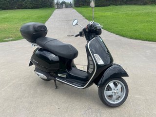 Piaggio Vespa GT 125L Negra