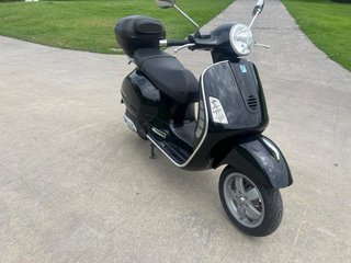 Piaggio Vespa GT 125L Negra
