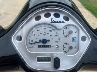 Piaggio Vespa GT 125L Negra