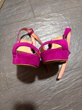 Zapatos tacón Mary Paz fucsia talla 36