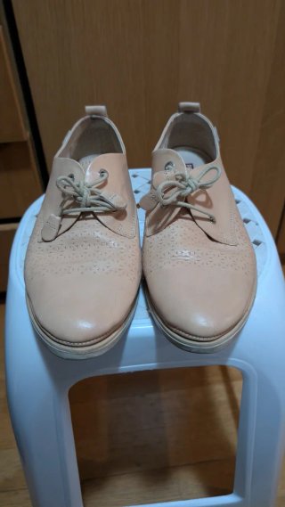 Pikolinos Zapatos planos beige con cordones