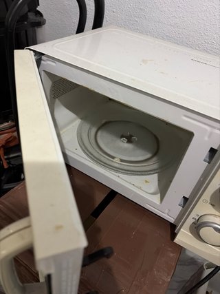 Microondas Sytech 20L - 1100W