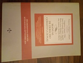 Manual de Derecho Constitucional