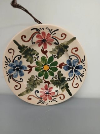 Prato de decoração pintado à mão