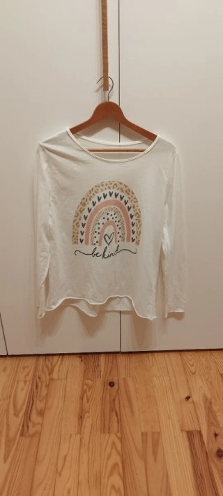 Camiseta manga larga arcoíris be kind