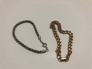 Pulsera dorada y plateada