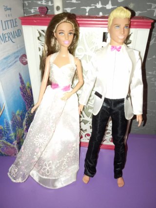 Pareja Barbie Novios Vestido Blanco y Traje