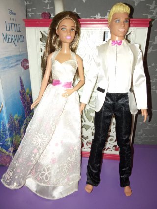 Pareja Barbie Novios Vestido Blanco y Traje