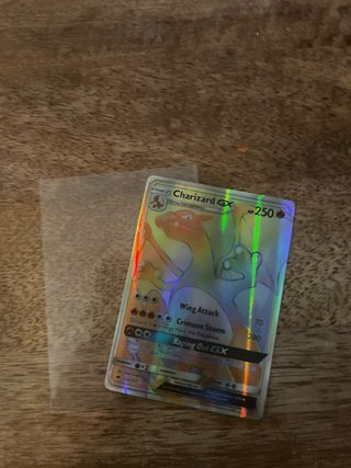 Carta Pokémon Charizard GX 150/147