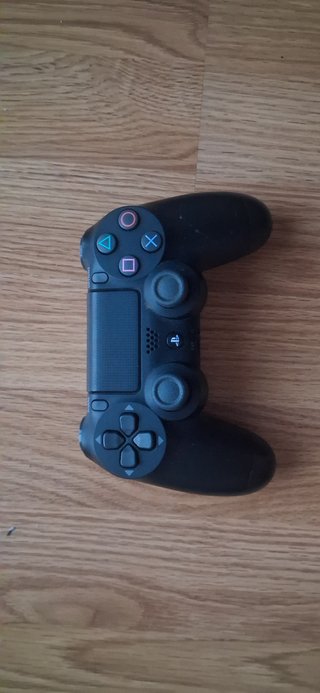 Ps4 Slim + 4 mandos